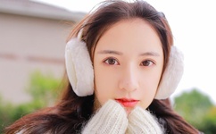 一层一层剥掉女生的衣服的